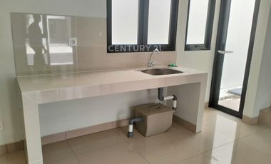 Rumah Baru Lokasi Strategis Di Sumarecon Crown Gading Bekasi