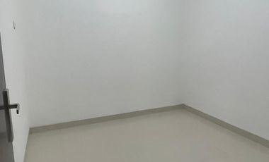 Rumah Brand New Hook 2.5 Lantai Bebas Banjir di Duri Kepa