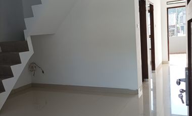 RUMAH DUA LANTAI PAKAI SUMUR BOR, cuma 630 jt