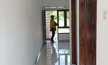 RUMAH DUA LANTAI PAKAI SUMUR BOR, cuma 630 jt