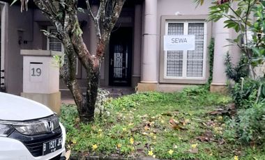 Rumah dengan furnish di Rolling Hills Lippo Karawaci