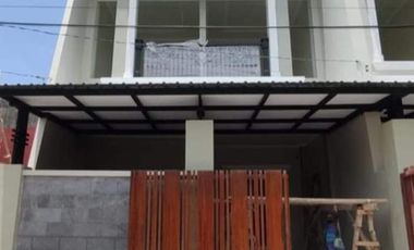 Rumah di sktr kawasan elit Pettarani pusat kota Makassar