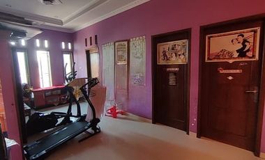 Rumah minimalis 2 lantai plus kontrakan 4 pintu