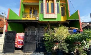 Rumah minimalis 2 lantai plus kontrakan 4 pintu