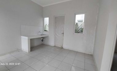 Disewa rumah bangunan baru siaphuni di Srimaya Residence