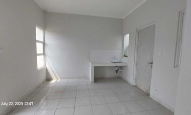 Disewa rumah bangunan baru siaphuni di Srimaya Residence