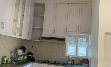 BU TURUN HARGA - Dijual Rumah Jogja 2 Lantai, Dekat Kampus UII Jalan Kaliurang,  ; Halaman Luas 4 mobil parkir