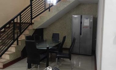 Disewakan Rumah Fullypurnish kamar tidur 4+1 plus ada bathup