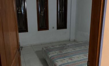 DIJUAL RUMAH 2 LANTAI SIAP HUNI