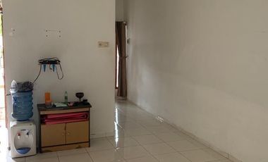 DIJUAL RUMAH 2 LANTAI SIAP HUNI