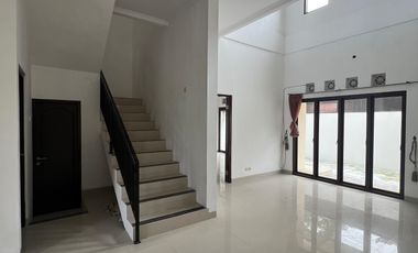 Rumah Hook 2 Lantai Mewah di Beranda Bali BSB City – Dekat UNIKA, Mall