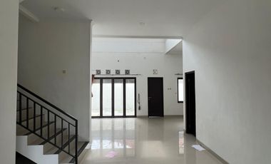 Rumah Hook 2 Lantai Mewah di Beranda Bali BSB City – Dekat UNIKA, Mall