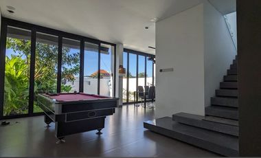 Villa Mewah Minimalis View Sawah di Pantai Saba Gianyar