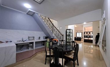 Disewakan rumah 2 lantai siap huni murah di paradise Serpong city