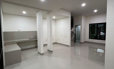 Rumah 2 Lantai Strategis di Kedaton Terrace BSB City