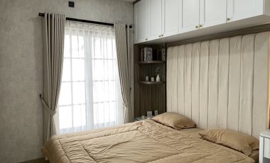 Rumah Klasik Eropa 2 Lantai Pinggir Jalan Utama di Bogor Kota