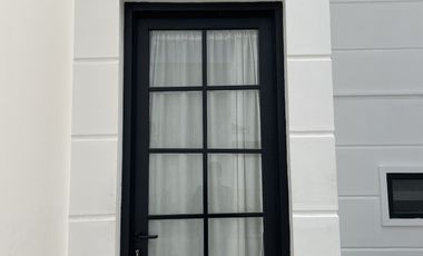 Rumah Klasik Eropa 2 Lantai Pinggir Jalan Utama di Bogor Kota