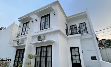 Rumah Klasik Eropa 2 Lantai Pinggir Jalan Utama di Bogor Kota