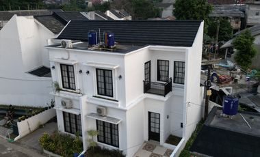 Rumah Klasik Eropa 2 Lantai Pinggir Jalan Utama di Bogor Kota