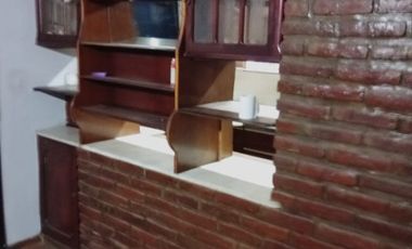 Casa en alquiler en Castelar Sur