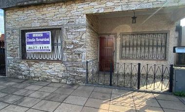 Casa en alquiler en Moron Sur