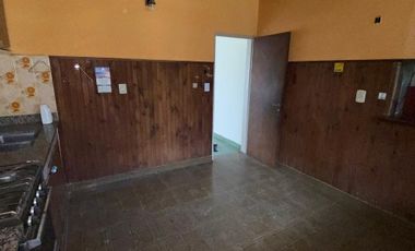 Casa en alquiler en Moron Sur