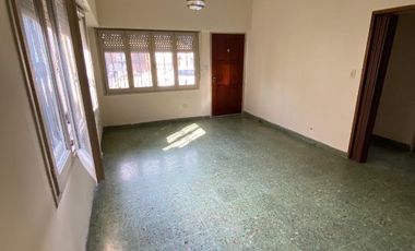 Casa en alquiler en Moron Sur