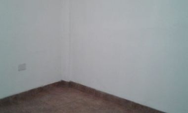 Departamento Tipo Casa en alquiler en Lanus Oeste