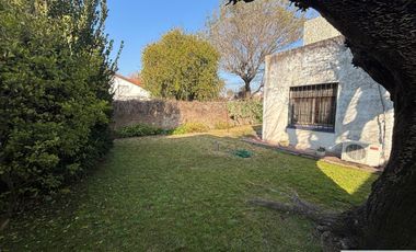 Venta Monte Grande Casa 4 Ambientes Toma Dpto en Parte de Pago y es Apto Credito