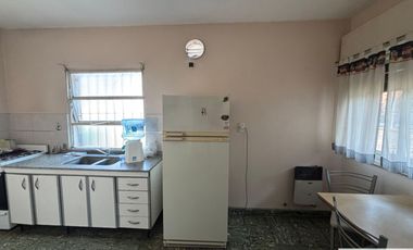 Venta Monte Grande Casa 4 Ambientes Toma Dpto en Parte de Pago y es Apto Credito