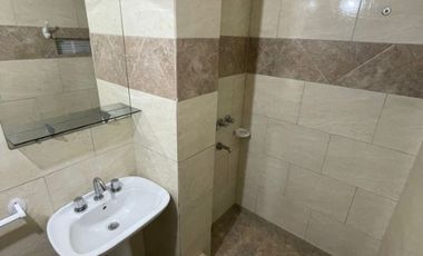 Departamento Tipo Casa en alquiler en Lanus Este