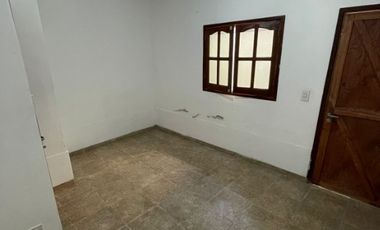 Departamento Tipo Casa en alquiler en Lanus Este