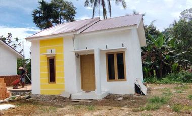 Perumahan subsidi pakai keramik di Padang