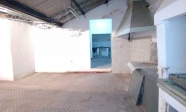 SE VENDE AMPLIO SALON COMERCIAL ZONA CENTRO