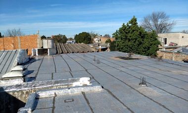 Galpon con Local y Vivienda