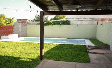 Casa Dos Dormitorios con Piscina Tierra de Suenos Alvear