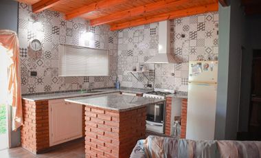 Casa Dos Dormitorios con Piscina Tierra de Suenos Alvear