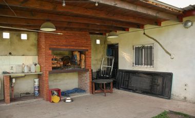 Casa Dos Dormitorios con Piscina Tierra de Suenos Alvear