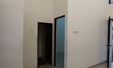 Rumah 1 Lantai Barat Surabaya 5x12 Termurah