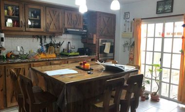 Casa Cinco Ambientes Muy Funcional