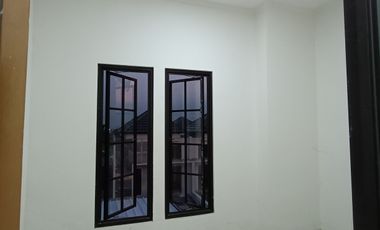 Rumah 2 Lantai Barat Surabaya 500 Jutaan