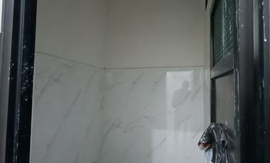 Rumah 2 Lantai Barat Surabaya 500 Jutaan