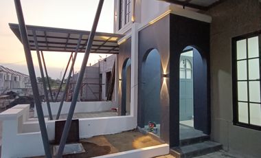 Rumah 2 Lantai Barat Surabaya 500 Jutaan
