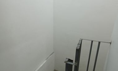 Rumah 2 Lantai Barat Surabaya 500 Jutaan