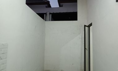 Rumah 2 Lantai Barat Surabaya 500 Jutaan