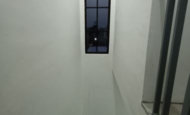 Rumah 2 Lantai Barat Surabaya 500 Jutaan