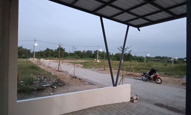 Rumah 2 Lantai Barat Surabaya 500 Jutaan