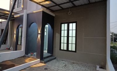 Rumah 2 Lantai Barat Surabaya 500 Jutaan