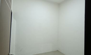 Rumah 2 Lantai Barat Surabaya 500 Jutaan