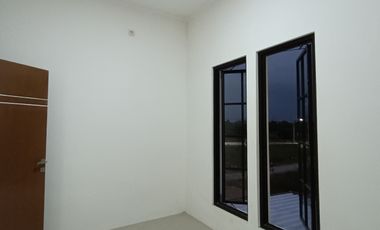 Rumah 2 Lantai Barat Surabaya 500 Jutaan